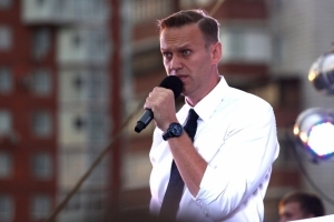 «Второй раз Навального пытались отравить, когда он был в коме в Омской больнице» - Times