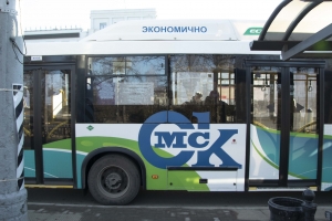 В Омске продлили маршруты еще двух автобусов, но машин на них почти нет