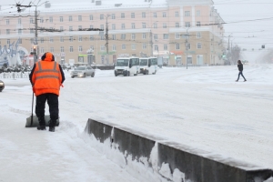Прокуратура уличила омскую мэрию в нарушениях при уборке снега