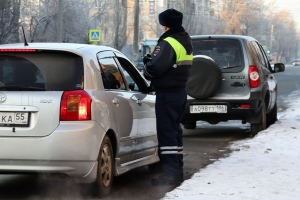 «Пришлось наложить 6 швов»: в Омске пассажир такси пострадал в тройном ДТП