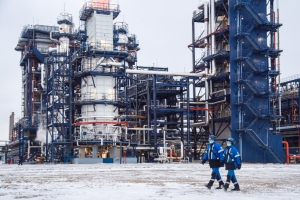 Омский НПЗ расширил ассортимент и нарастил объемы производства нефтепродуктов