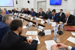 Глава Омской области обсудил перспективы развития региональной промышленности с руководителями ...