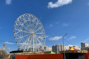 В Омске сдвинули срок открытия нового парка с 68-метровым колесом обозрения