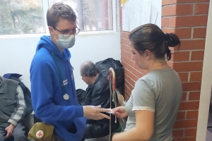 Омич рассказал о своем волонтерстве в Мариуполе