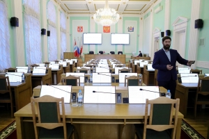 В Омске завершился прием документов от участников праймериз: кто из депутатов от ЕР не идет в горсовет