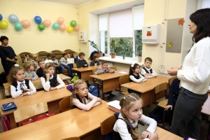 В школах Омска на карантин по ОРВИ закрыли более 80 классов