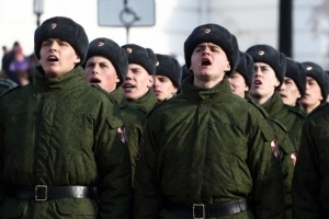 «Ведомости»: Кремль и Минобороны не поддержали идею возврата к двухгодичной службе в армии