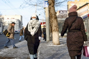 Сильный ветер и гололедица: Завтра в Омске ожидается ухудшение погоды