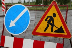 В Омске начали поиск компаний для ремонта пяти дорог за полмиллиарда рублей