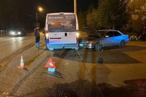 В Омске в ДТП с «Газелью» пострадали женщина и ребенок