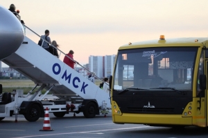 Транспортная прокуратура начала проверку в омском аэропорту из-за задержки рейса в Сочи