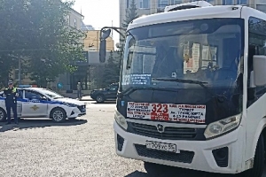 В Омске пассажиров автобуса возил лишенный прав за пьяную езду водитель