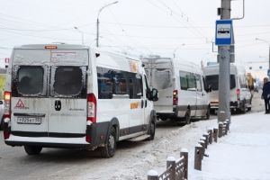 В Омске из-за снегопада пробки достигли девяти баллов