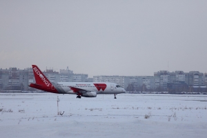 Самолету, летевшему в Омск, пришлось кружить над городом, вырабатывая топливо