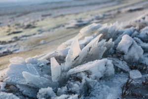 В Омской области закрыли еще одну переправу из-за появления воды на льду