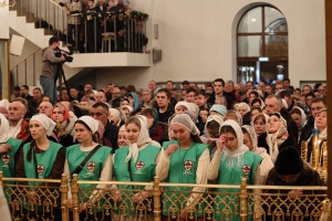 Первое рождество в Омске: новый митрополит Дионисий совершил божественную литургию 