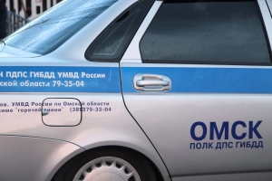 В Омске автобус сбил мужчину на остановке
