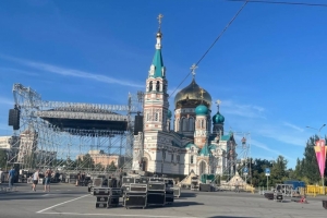В Омске на Соборной площади предложили установить арки и перголы (Эскизы)