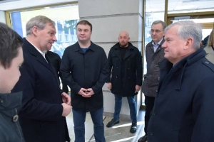Виталий Хоценко предложил минскому машиностроительному предприятию открыть свой филиал в Омске