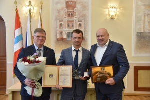 Мэр Сергей Шелест наградил «Меценатов года - 2023» 