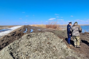 Прокуратура начала проверку из-за размытия талыми водами дороги в Русско-Полянском районе 