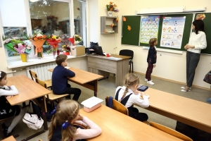В омских школах и детсадах растет нехватка педагогов