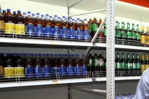 Омское Заксобрание рассмотрит законопроект об ограничении продажи алкоголя, в том числе в жилых домах