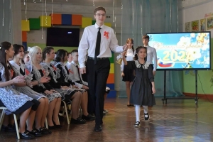 Виталий Хоценко поздравил с праздником омских выпускников