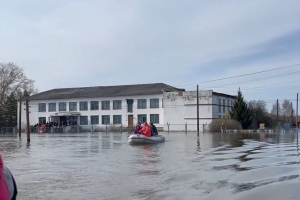 В деревне Усть-Ишимского района затопило временный пункт пребывания, где спасались пострадавшие от ...