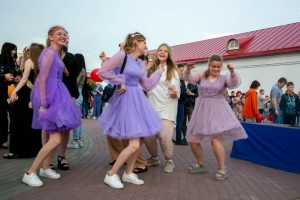 В Омске отменили единый городской выпускной для 11-классников