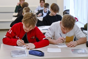 Омский НПЗ запустил образовательный проект для юных хоккеистов