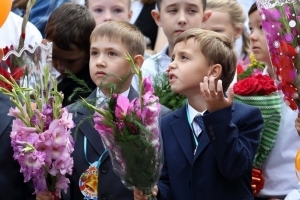 Жители Ясной Поляны вышли на митинг, требуя построить обещанную школу