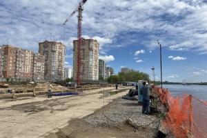 В прокуратуре объяснили, почему на стройплощадке скандального ЖК «Мирапорт» в Омске снова работает техника