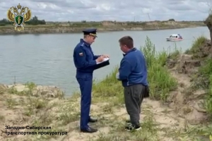 В Омской области в затоне Иртыша утонули три человека, выпавшие из лодки