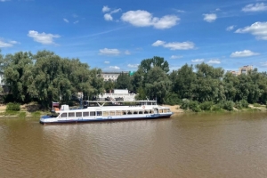 Омский водный транспорт за три месяца перевез более 12 тысяч пассажиров