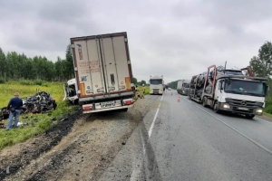 В аварии с большегрузом на трассе Тюмень - Омск погибли молодые водитель и пассажирка