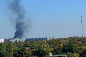 В Омске очередной крупный пожар — его видно из разных концов города (фото, видео)