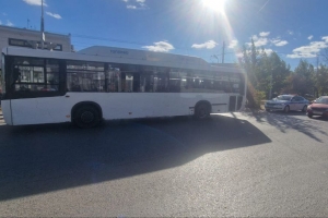 В Омске автобус сбил пенсионерку