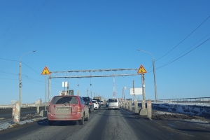 Мэрия Омска закупает почти полтысячи временных дорожных знаков