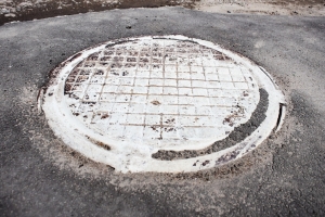 В Омске взлетели цены на откачку выгребных ям: почему так произошло и что предлагают делать с этим жителям частного сектора?