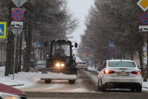 Готовь летом: Мэрия Омска закупает соль для зимних дорог на 113 миллионов