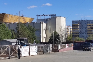 Роспотребнадзор потребовал от «Омскоблавтотранса» привести в порядок уличные туалеты для пассажиров автобусов