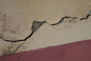 В квартире у омича в доме по Богдана Хмельницкого рухнул потолок