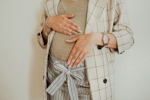 Родившим омским студенткам с сентября будут платить больше декретных