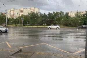 Непогода продолжается: В Омской области сегодня ожидаются ливни с грозами и градом