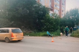 В Омске водитель сбил мужчину с коляской, в которой был ребенок
