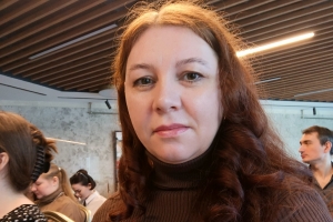 «Более полумиллиона исполнительских сборов»: На маленькую дочь омской журналистки снова повесили чужие долги
