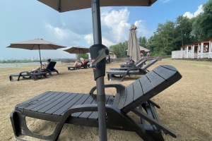 В Омске досрочно начали закрываться частные пляжи с бассейнами