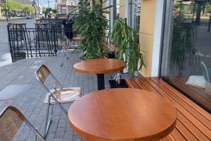 Краткий век винного бара «Саша, белое»: заведение прекращает работу спустя год после открытия