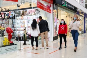 Омские магазины и ТЦ заработали за июль почти 52 миллиарда рублей